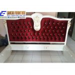 Tempat Tidur Klasik Mewah