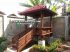 Gazebo taman dan kolam