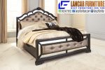 Set Kamar Tempat Tidur Mewah Klasik