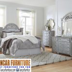 Set Kamar Tempat Tidur Mewah