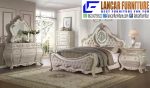Set Tempat Tidur Desain Klasik Mewah