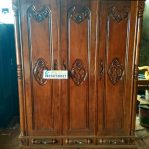 Lemari Pakaian Peluru 3 Pintu