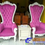 Kursi Syahrini Pink